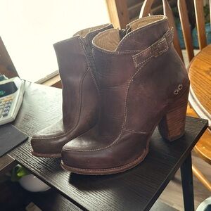 Bedstu booties. Very comfortable and super cute! My loss your gain.